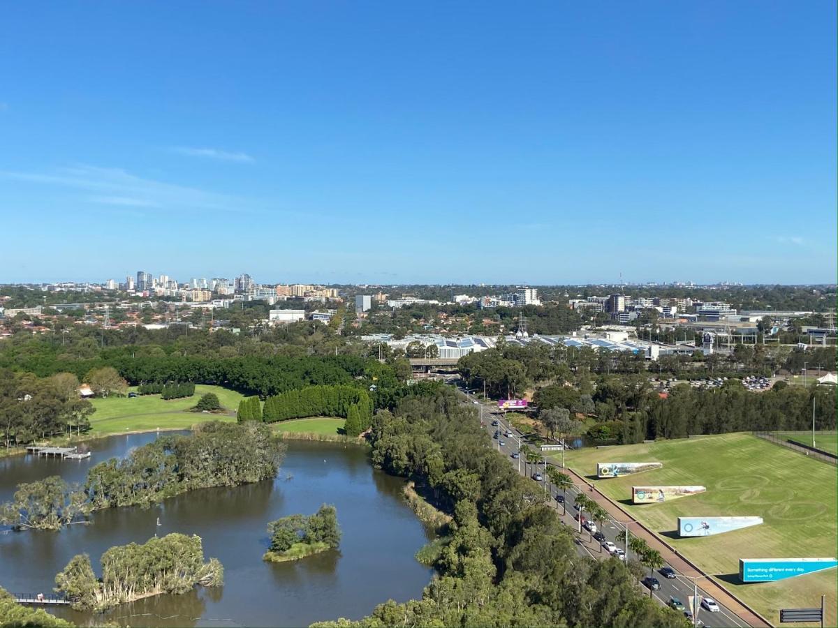 Parkside & City View In Sydney Olympic Park Bagian luar foto